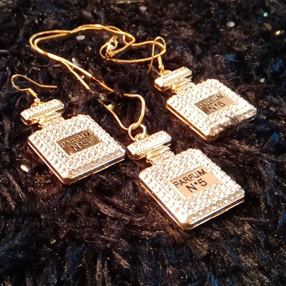NWT Handmade 3pc LUXURY INSPIRED ✨BLING✨ Necklace & Earrings Set - Picture 8 of 17